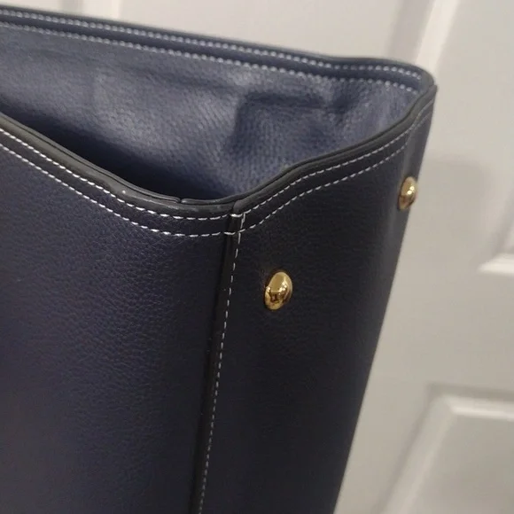 Samantha Thavasa Blue Leather 2-Way Shoulder Bag – Stylish Spacious Handbag - Picture 8 of 17